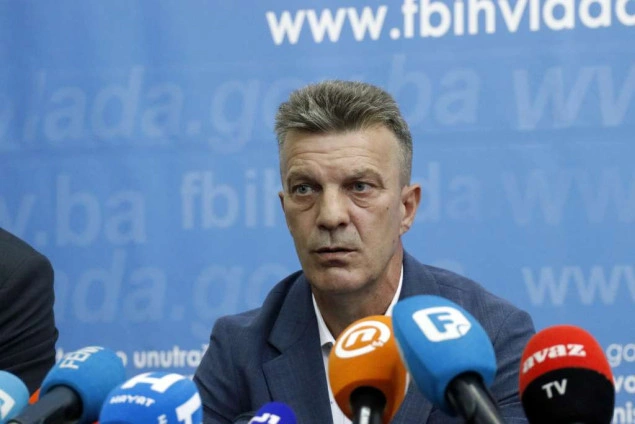 Husić: Rudari su ginuli za državu i ne želimo sukobe, rudarima treba omogućiti ovjeru knjižica u ZDK Husić: Rudari su ginuli za državu i ne želimo sukobe, rudarima treba omogućiti ovjeru knjižica u ZDK