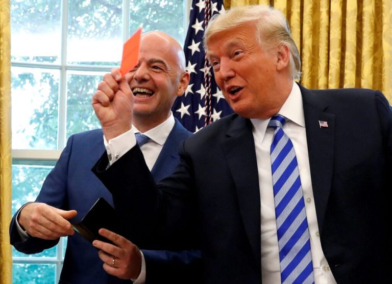 Infantino se izvinio zbog „grešaka, ali će ostati predsjednik FIFA-e uprkos sve glasnijim kritikama Infantino se izvinio zbog „grešaka, ali će ostati predsjednik FIFA-e uprkos sve glasnijim kritikama