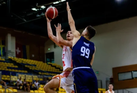 Poraz U-18 košarkaša BiH protiv selekcije Crne Gore Poraz U-18 košarkaša BiH protiv selekcije Crne Gore