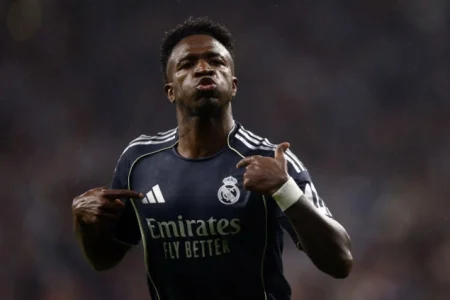 Vinicius produžio ugovor sa Real Madridom do 2032. godine Vinicius produžio ugovor sa Real Madridom do 2032. godine