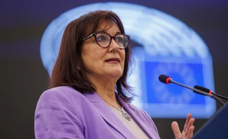 Evropska komesarka Šuica sa izraelskim ministrom o odnosima EU-a i Izraela te Gazi Evropska komesarka Šuica sa izraelskim ministrom o odnosima EU-a i Izraela te Gazi