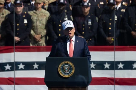 Trump: Rat s Iranom odmah će završiti nakon međuizbora
