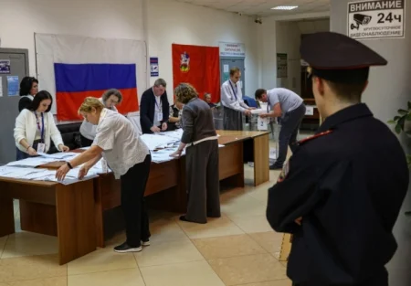 Stranka Vladimira Putina osvojila najviše glasova na izborima u Rusiji Stranka Vladimira Putina osvojila najviše glasova na izborima u Rusiji