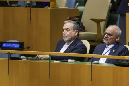 Iran predlaže SAD-u sedmodnevni plan za okončanje rata i ponovno otvaranje Hormuškog moreuza Iran predlaže SAD-u sedmodnevni plan za okončanje rata i ponovno otvaranje Hormuškog moreuza