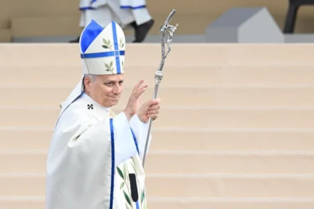 Papa Lav XIV služio misu u Parizu pred stotinama hiljada ljudi Papa Lav XIV služio misu u Parizu pred stotinama hiljada ljudi