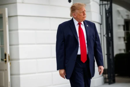 Trump: SAD sarađivao s Velikom Britanijom u hapšenju pet osoba u blizini baze RAF Fairford Trump: SAD sarađivao s Velikom Britanijom u hapšenju pet osoba u blizini baze RAF Fairford