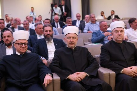 Izbor novog reisul-uleme ulazi u završnicu: Grabus, Malkić i Dedović predstavili programe Izbor novog reisul-uleme ulazi u završnicu: Grabus, Malkić i Dedović predstavili programe