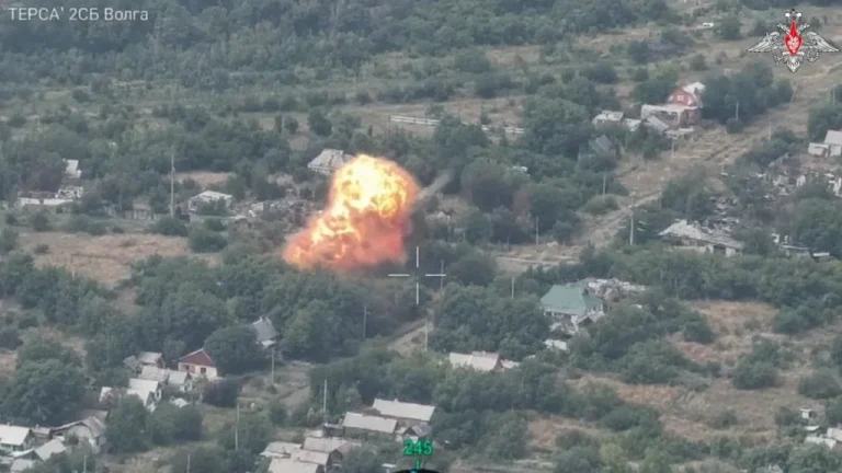 Ruski napad na Hanivku pokazuje novu taktiku Rusa u borbi protiv ukrajinskih dronova Ruski napad na Hanivku pokazuje novu taktiku Rusa u borbi protiv ukrajinskih dronova