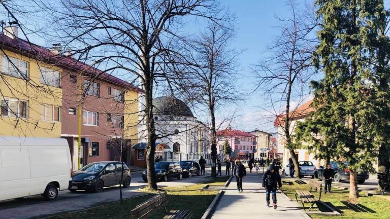 Zlatni grb Vlasenice posthumno dodijeljen Manetu Đuriću vrijeđa žrtve i preživjele Zlatni grb Vlasenice posthumno dodijeljen Manetu Đuriću vrijeđa žrtve i preživjele