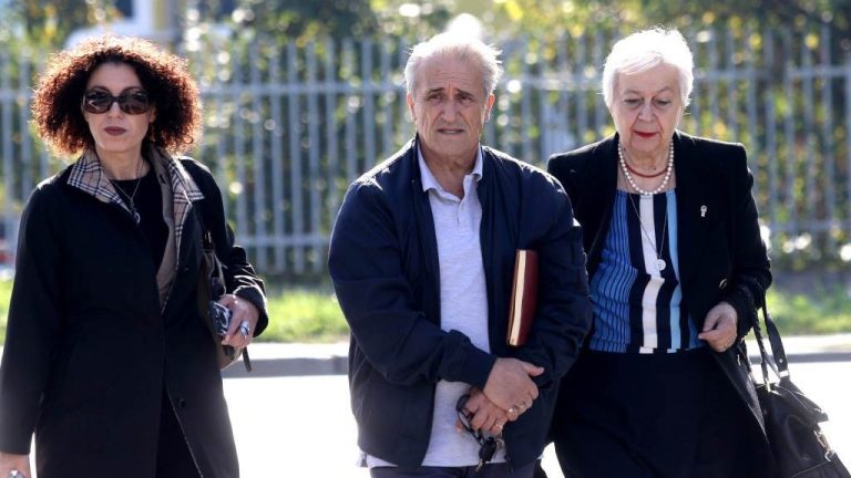 Ganić i ostali: Udaran kundakom u glavu i rebra Ganić i ostali: Udaran kundakom u glavu i rebra