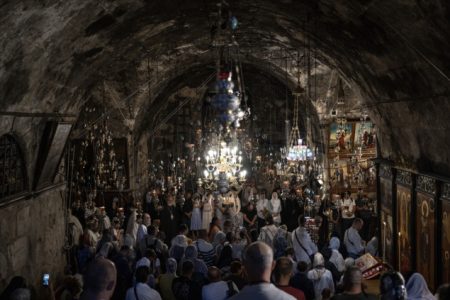 Pravoslavni vjernici prošli ulicama Jerusalema u tradicionalnoj procesiji
