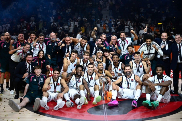 Košarkaši Real Madrida osvojili Superkup Evrolige Košarkaši Real Madrida osvojili Superkup Evrolige