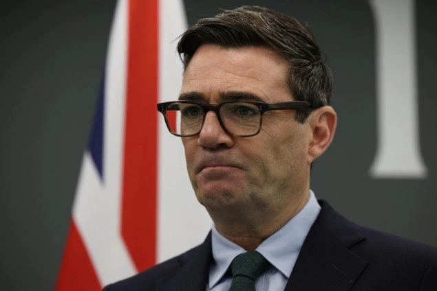 Andy Burnham želi ukidanje zabrane konzumiranja alkohola na fudbalskim utakmicama Andy Burnham želi ukidanje zabrane konzumiranja alkohola na fudbalskim utakmicama