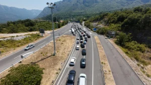 Novi saobraćajni zakon u Crnoj Gori: Strože kazne, nova pravila i kritike