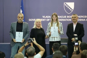 Vlaisavljević i Dizdar uručili plakete najboljim sportistima Federacije BiH