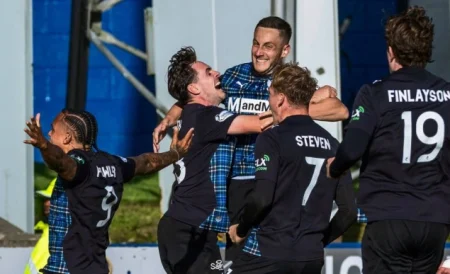 Bh. internacionalac Enes Alić sjajnim golom u finišu meča spasio St. Johnstone Bh. internacionalac Enes Alić sjajnim golom u finišu meča spasio St. Johnstone