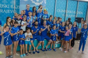 Flipper najbolji na plivačkom Šarks kupu