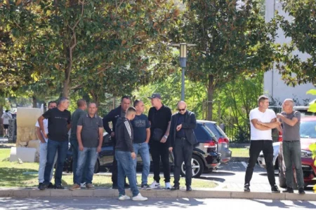 Dio otpuštenih radnika JP Komunalno Mostar dobio privremeno rješenje o povratku na posao Dio otpuštenih radnika JP Komunalno Mostar dobio privremeno rješenje o povratku na posao