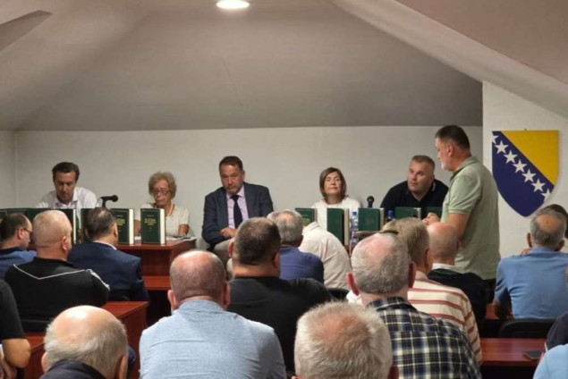 Promocija višetomnog Rječnika bosanskog jezika održana u Livnu Promocija višetomnog Rječnika bosanskog jezika održana u Livnu