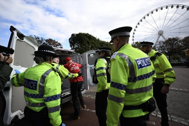 Propalestinski demonstranti uhapšeni ispred konferencije britanske Laburističke stranke u Liverpoolu Propalestinski demonstranti uhapšeni ispred konferencije britanske Laburističke stranke u Liverpoolu