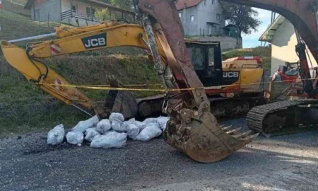 U akciji MUP-a TK na području Kalesije i Banovića oduzeto 16 radnih mašina i 115.900 KM U akciji MUP-a TK na području Kalesije i Banovića oduzeto 16 radnih mašina i 115.900 KM