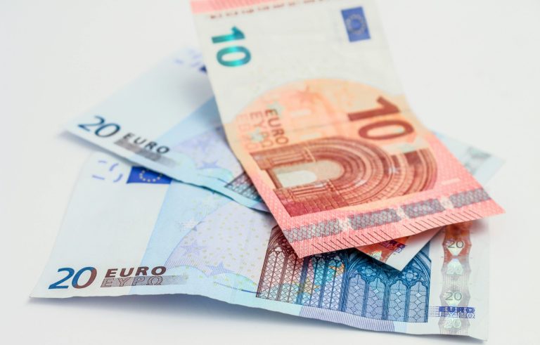 Plate u regiji: U BiH prosjek 1.732 KM, Slovenija i dalje na vrhu Plate u regiji: U BiH prosjek 1.732 KM, Slovenija i dalje na vrhu