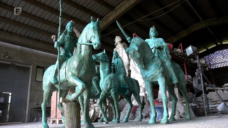 Obitelj Jurkić iz Posavine stvara skulpture prepoznate širom svijeta Obitelj Jurkić iz Posavine stvara skulpture prepoznate širom svijeta