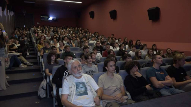 U okviru Književnih susreta na Kozari izvedena drama Volio sam Eminu opasno po život