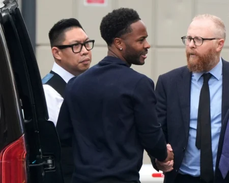 Raheem Sterling priznao krivicu za opasnu vožnju Lamborghinija: U automobilu pronađeno šest kanistera dušikovog oksida Raheem Sterling priznao krivicu za opasnu vožnju Lamborghinija: U automobilu pronađeno šest kanistera dušikovog oksida