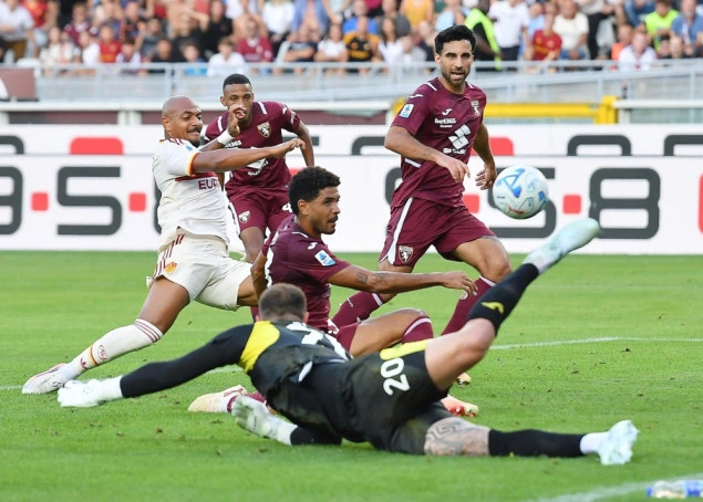 Roma pobijedila Torino u Seriji A, Como bolji od Parme Roma pobijedila Torino u Seriji A, Como bolji od Parme