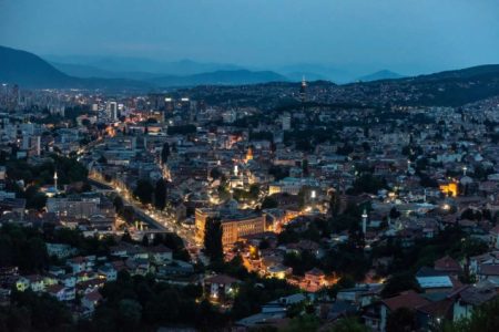U Velikoj avliji Laure Papo Bohorete večeras scenski performans Sarajevo s ljubavlju